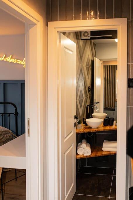 Blue Moon. Cozy Apartment Near Iulius Mall 克卢日-纳波卡 外观 照片